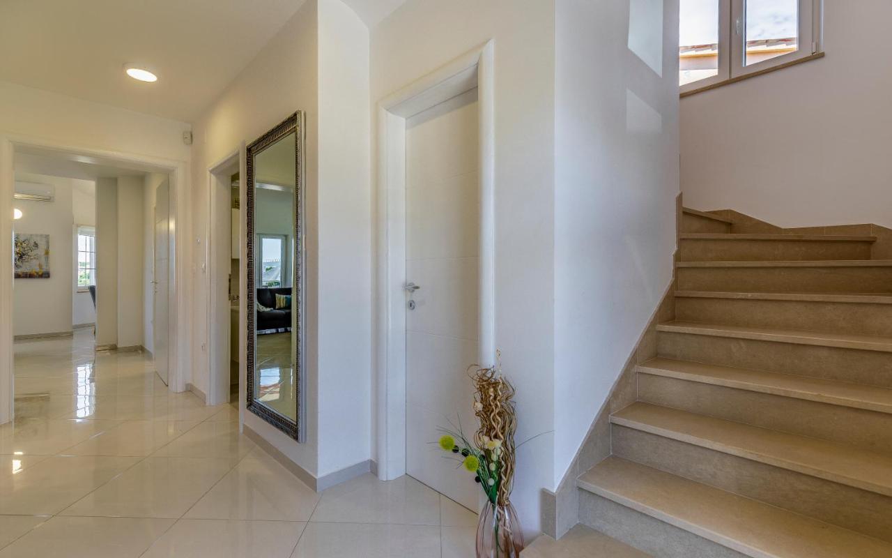 Lotus Villas Resort Πούλα Εξωτερικό φωτογραφία