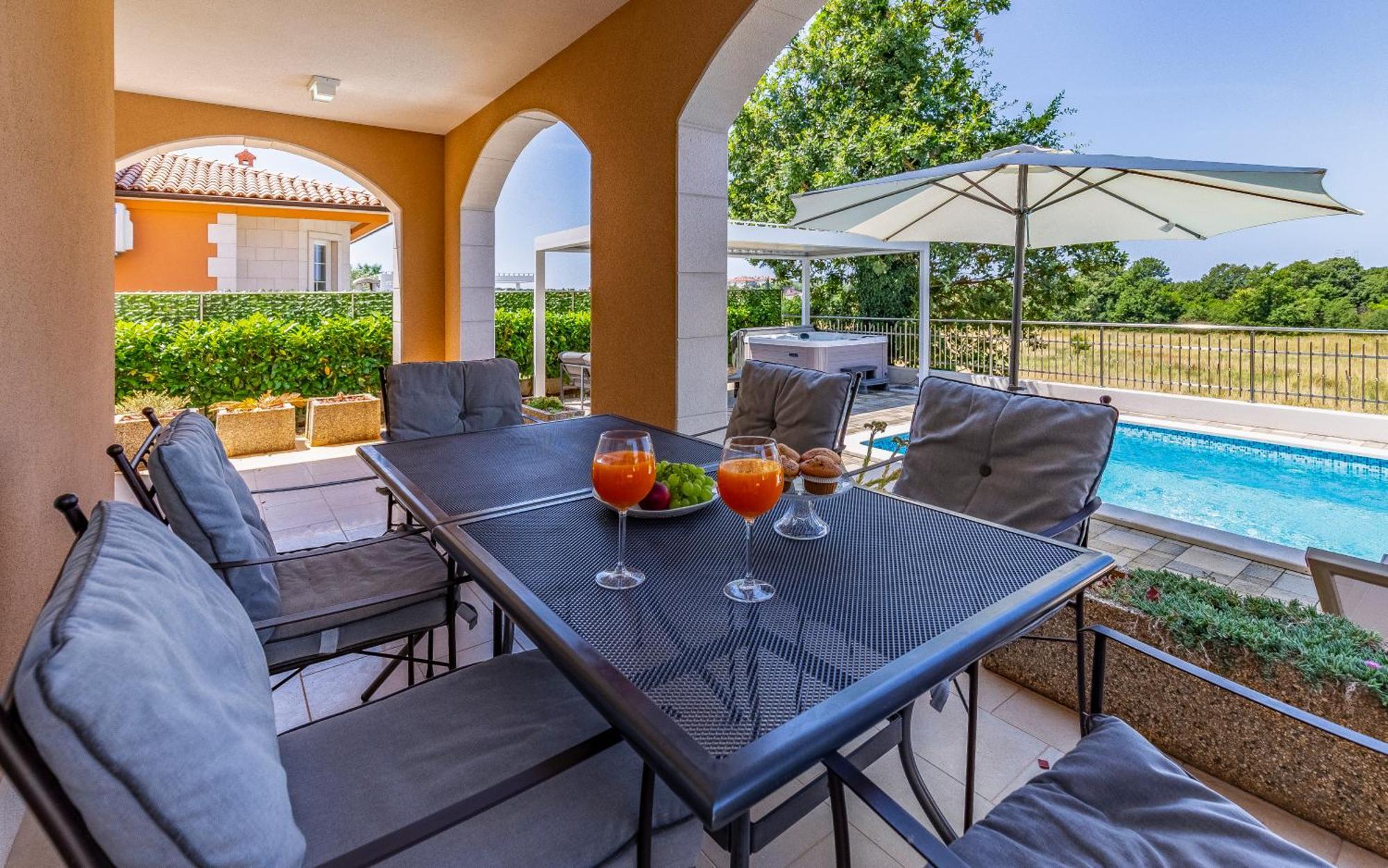 Lotus Villas Resort Πούλα Εξωτερικό φωτογραφία